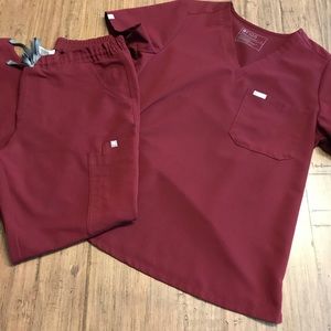Figs Women’s Scrub Set Size Medium Burgundy Catrina Top and Yola Skinny Bottom